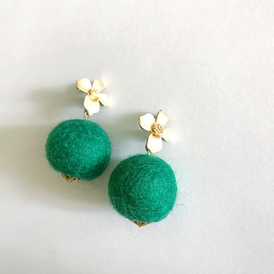 Kelly Green Baby Poms