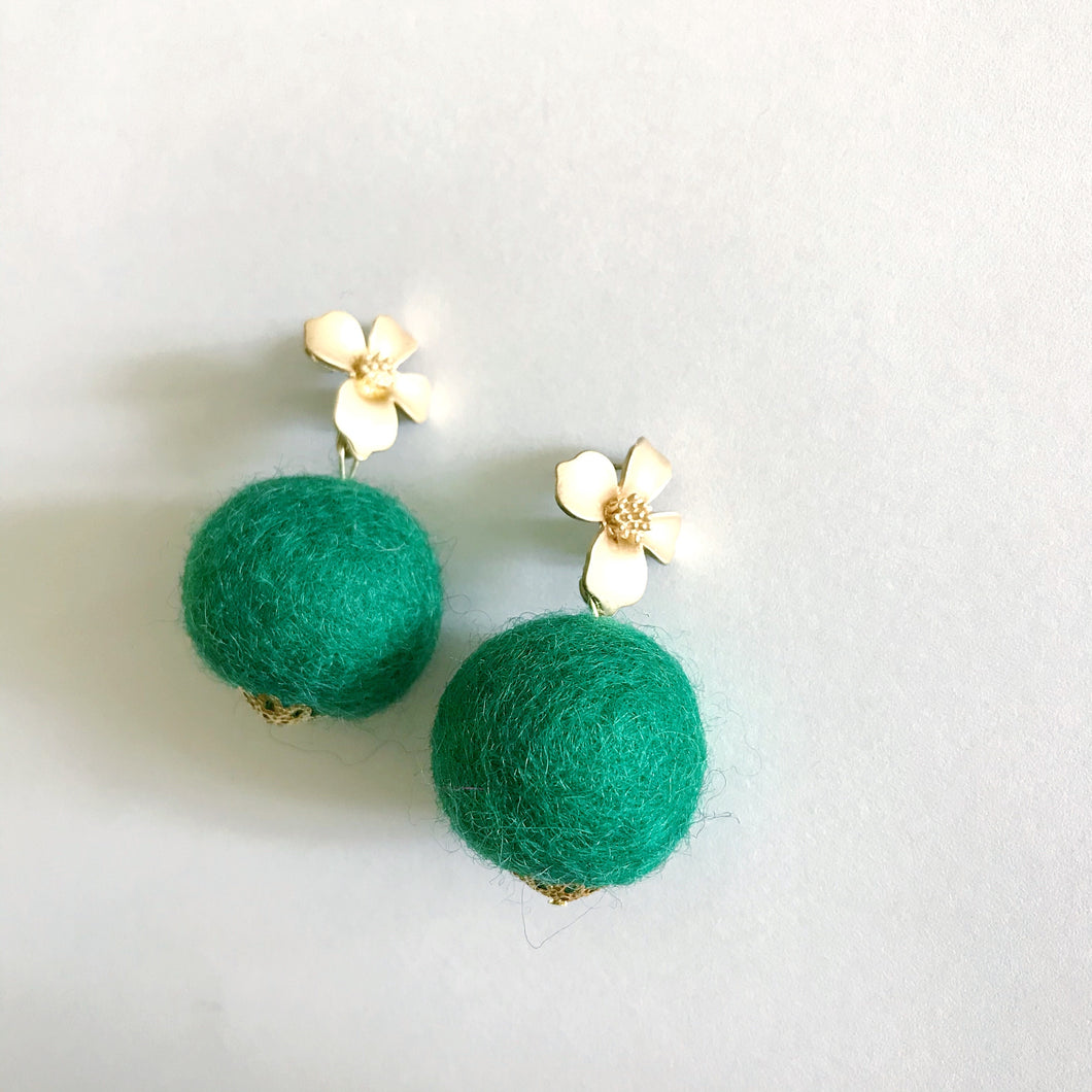 Kelly Green Baby Poms